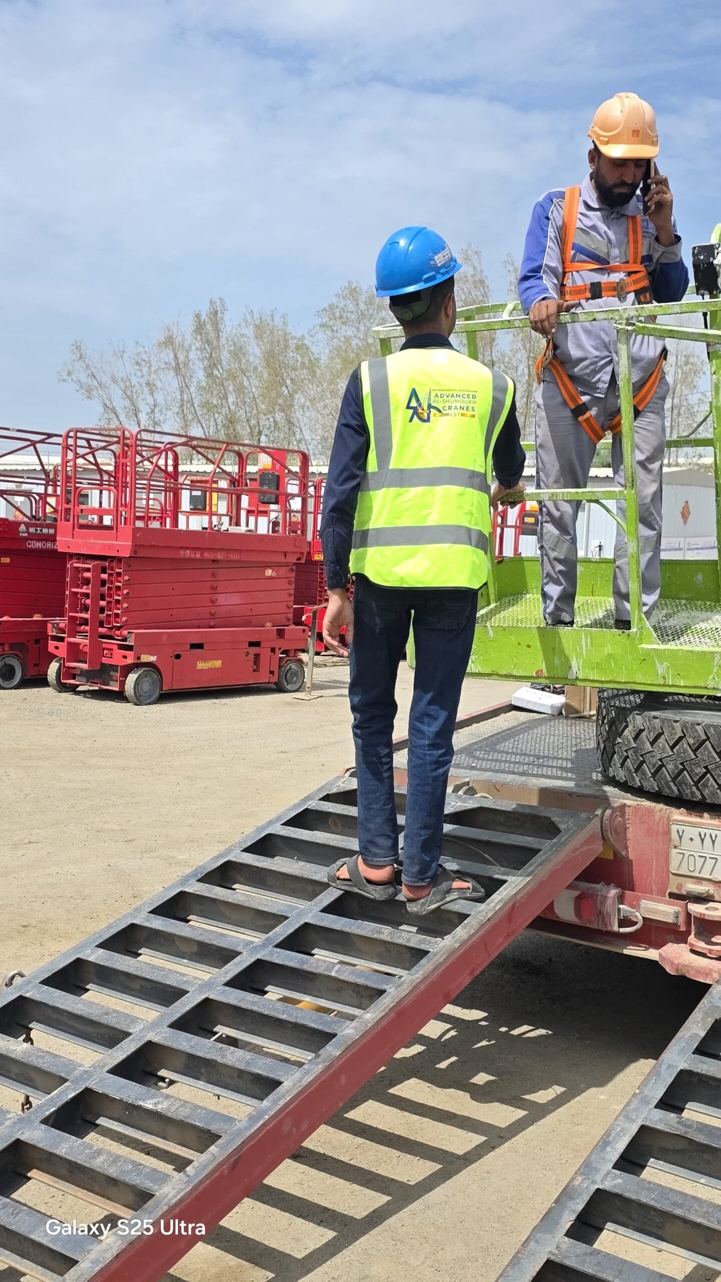 سيزرلفت مقصيه للايجار Sicoors lifts for rental in Dammam