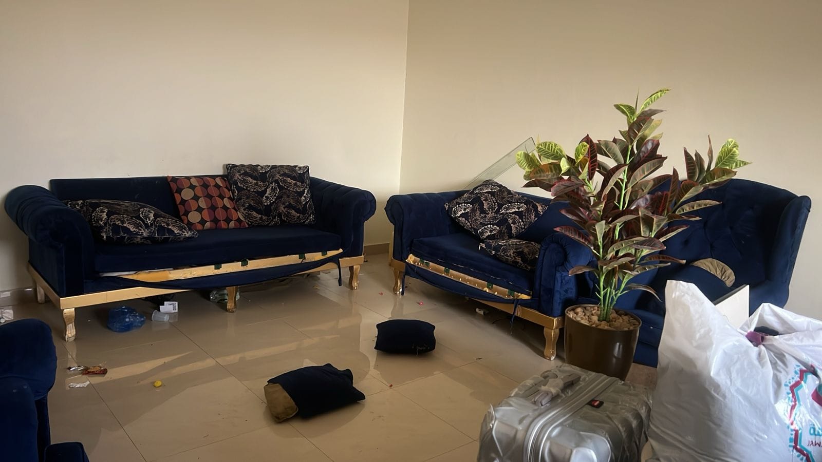 دينا طش اثاث قديم بالرياض 0َ566892517