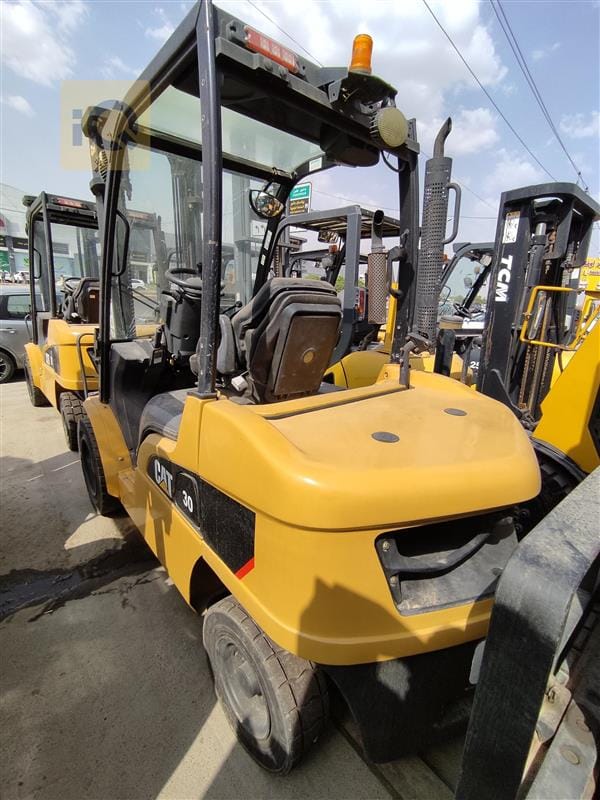 3️⃣ 📦 ايجار فوركلفت كهرباء في الدمام والخبر والظهران | رافعة شوكية حمولة 1.5 طن و 2.5 طن | للمستودعات المغلقة والأغذية مع خدمة القطيف وسيهات