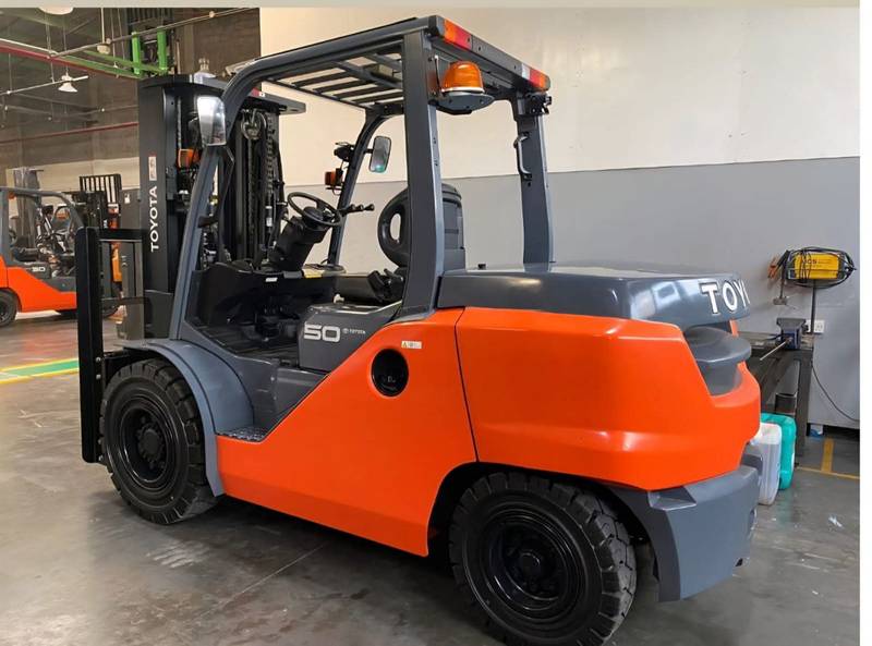 3️⃣ Heavy Duty Forklift Rental Dammam KSA | 5T & 10T | Fast Delivery Jubail
