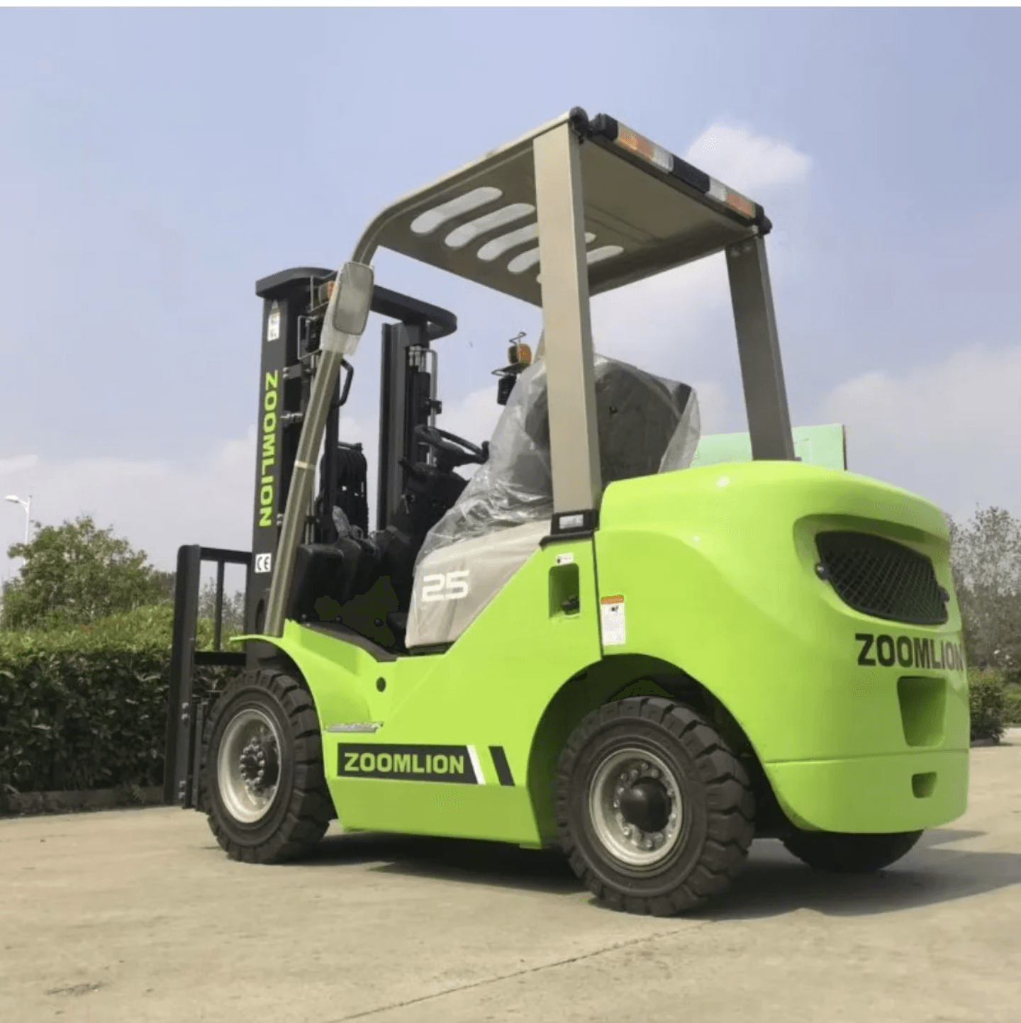 فوركلفت للإيجار في الرياض | الحل الأمثل للمستودعات وتحميل وتنزيل التريلات | 2026