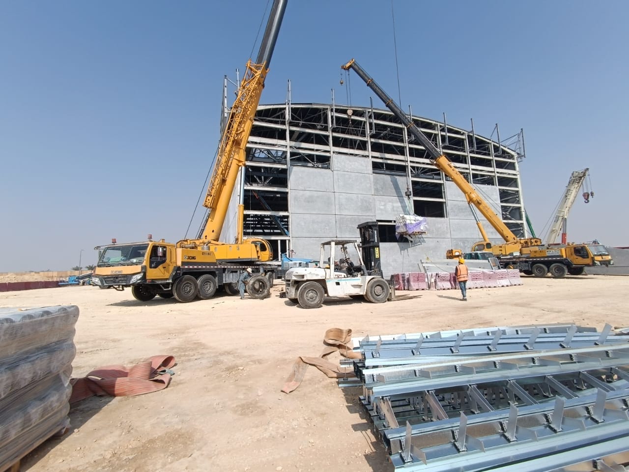 كرين للايجار في السعودية | رافعة متحركة – برجية – زحاف – سلة – ونش | جميع المناطق