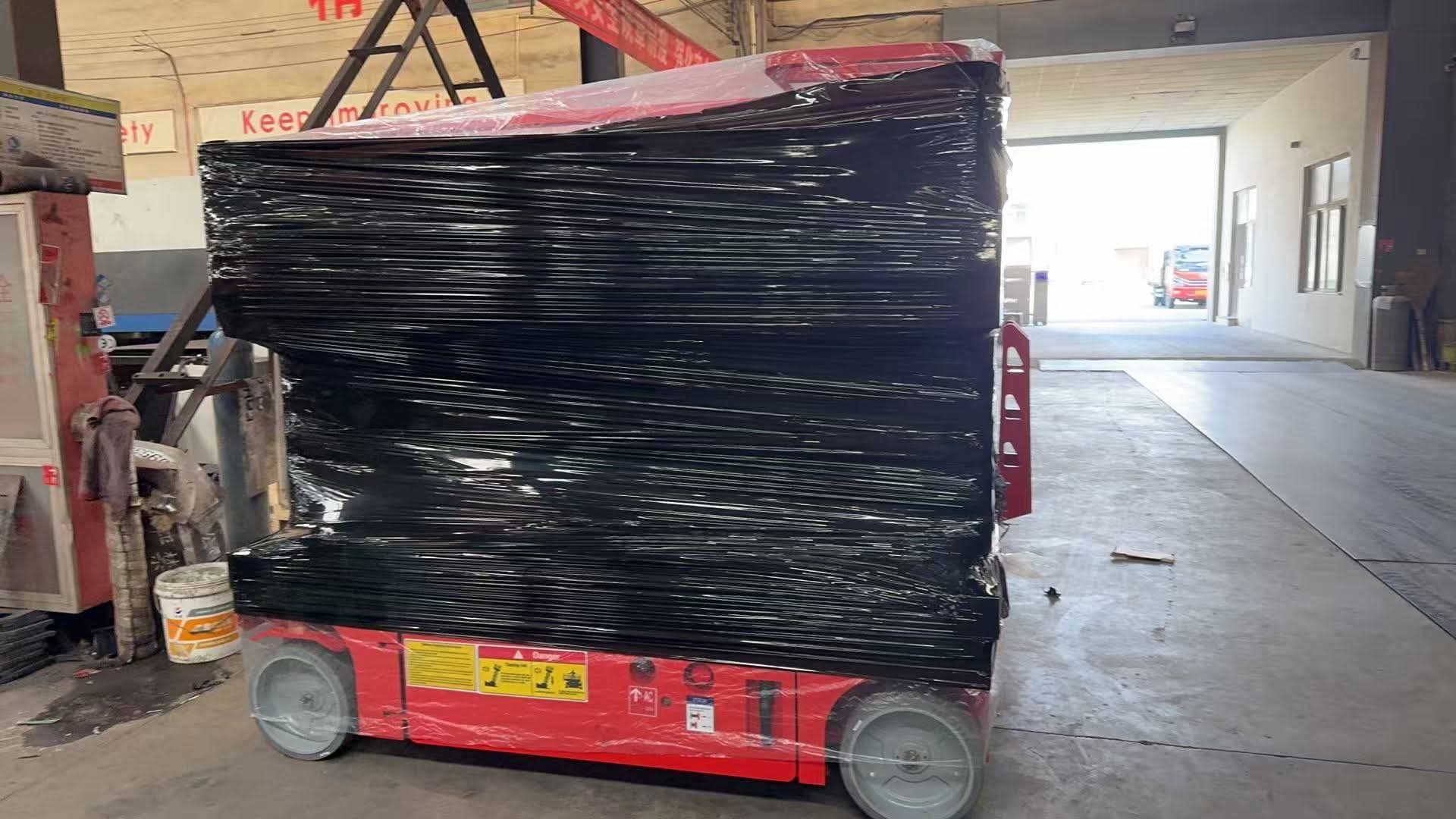 ​سيزر لفت للايجار الدمام ( حلول رفع ذكية ) ارتفاع 14 متر و 16 متر — موديل السنة ✨