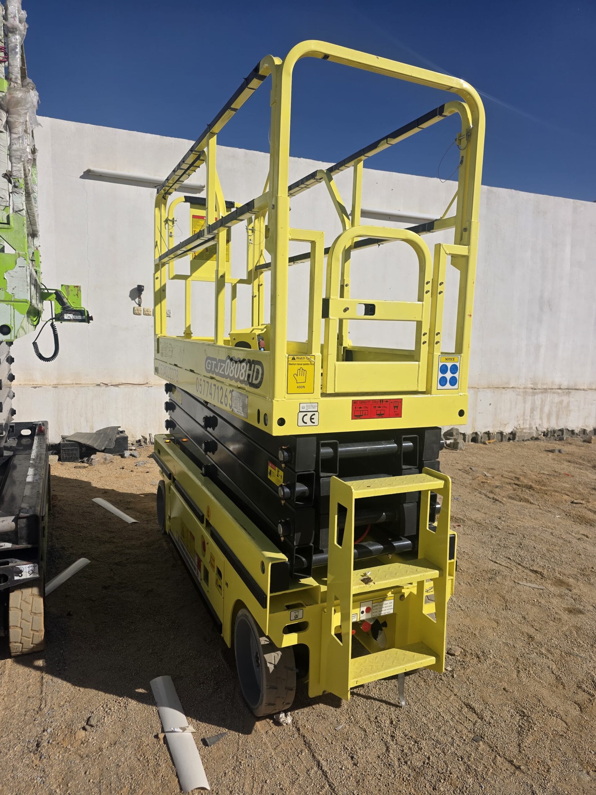 سيزرلفت للايجار رافعه مقصيه للايجار