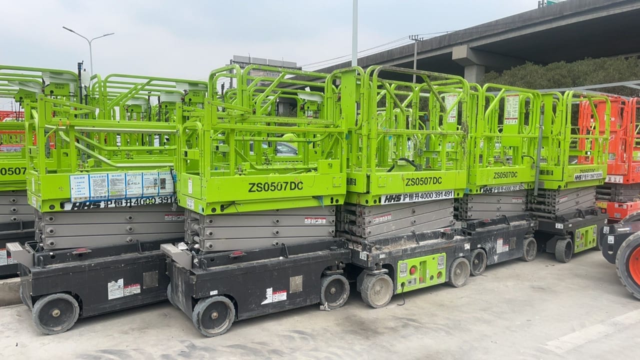 ⭐ تأجير ( رافعة مقصية ) سيزر لفت للأيجار في جدة والدمام والرياض – 8م 10م 12م 14م 16م – 2026