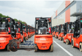 Forklift For Rent فوركلفت للايجار في الدمام - in Dammam تأجير الرافعات الشوكية (الفوركلفت) نحن المتخصصون في تأجير الرافعات الشوكية (الفوركلفت) بجميع أنواعها وأحجامها، مع تقديم حلول متكاملة تلبي احتياجات المشاريع الصناعية والتجارية واللوجستية في الدمام، الرياض، جدة، الجبيل، الخبر، القطيف. أنواع وأحجام الفوركلفت المتوفرة للتأجير فوركلفت ديزل (للمشاريع الخارجية) فوركلفت 1.5 طن - مناسب للأعمال الخفيفة فوركلفت 2.5 طن - للمستودعات المتوسطة فوركلفت 3 طن - الأكثر طلباً في السوق فوركلفت 5 طن - للمشاريع الصناعية فوركلفت 7-10 طن - للأعمال الثقيلة والكبيرة فوركلفت كهربائي (للمساحات المغلقة) فوركلفت كهربائي 1.5 طن - للمستودعات الصغيرة فوركلفت كهربائي 2 طن - للمصانع الداخلية فوركلفت كهربائي 3 طن - للأماكن المغلقة فوركلفت كهربائي 5 طن - للمراكز اللوجستية لماذا تختار مؤسسة عزم الرافعات للتأجير؟ معدات حديثة موديلات جديدة صيانة دورية وفحص شامل قبل التسليم مرونة في العقود (يومي - أسبوعي - شهري) أسعار تنافسية أقل من السوق توصيل سريع لجميع المناطق سائقين محترفين عند الطلب قطع غيار متوفرة لجميع المعدات مناطق الخدمة الشاملة لتأجير الفوركلفت الدمام: جميع الأحياء والمناطق الصناعية الخبر: الثقبة، الراكة الجبيل: الهيئة الملكية، الجبيل الصناعية القطيف: صفوى، تاروت الرياض: العاصمة والمناطق الصناعية جدة: جميع الأحياء أسعار تأجير الفوركلفت التنافسية النوع السعة السعر اليومي السعر الأسبوعي السعر الشهري فوركلفت ديزل 1.5 طن 250 ريال 1500 ريال 5000 ريال فوركلفت ديزل 3 طن 350 ريال 2100 ريال 6500 ريال فوركلفت ديزل 5 طن 550 ريال 3300 ريال 9500 ريال فوركلفت كهربائي 2 طن 300 ريال 1800 ريال 5500 ريال فوركلفت كهربائي 3 طن 400 ريال 2400 ريال 7000 ريال عروض خاصة على تأجير الفوركلفت خصم 20% للعقود الشهرية خصم 30% للعقود الطويلة عروض خاصة للشركات توصيل مجاني داخل المنطقة الشرقية اتصل بنا الآن لتأجير فوركلفت الهاتف / واتساب: 0548506135 البريد الإلكتروني: ltajyralmdatalthqyltwalkhfyfta@gmail.com خدمة العملاء: 24 ساعة استجابة سريعة لجميع الطلبات مزايا إضافية مع مؤسسة عزم الرافعات تأمين شامل على المعدات استبدال فوري في حال الأعطال فواتير رسمية معتمدة التزام كامل بالجودة والمواعيد تأجير فوركلفت في المنطقة الشرقية تقدم مؤسسة عزم الرافعات خدمات تأجير الفوركلفت في الدمام، الخبر، الجبيل، القطيف، بالإضافة إلى الرياض وجدة. نوفر جميع الأنواع ديزل وكهربائي لجميع الاستخدامات الصناعية والتجارية. إذا كنت تبحث عن أفضل شركة تأجير فوركلفت بأسعار تنافسية وخدمة سريعة، تواصل معنا الآن واحصل على أفضل عرض. تأجير فوركلفت الدمام، فوركلفت للايجار الرياض، فوركلفت جدة، رافعات شوكية، تأجير معدات ثقيلة، فوركلفت ديزل، فوركلفت كهرباء، ايجار فوركلفت رخيص، forklift rental saudi arabia فوركلفت للإيجار في الدمام – Forklift For Rental in Dammam – 2026