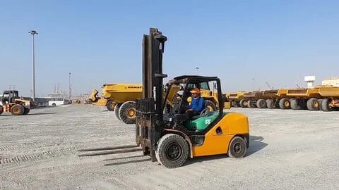 تأجير فوركلفت ورافعات شوكية في الدمام | تاج المملكة | 0564548663