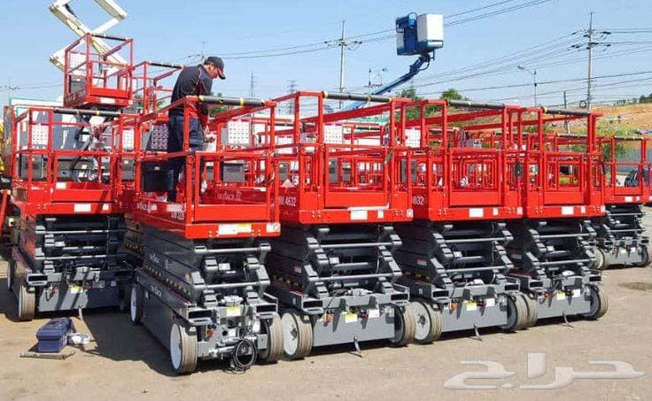 معدات رفع / سيزرلفت حديث للإيجار بالدمام – بالرياض – بجدة || 0530677958 🤳