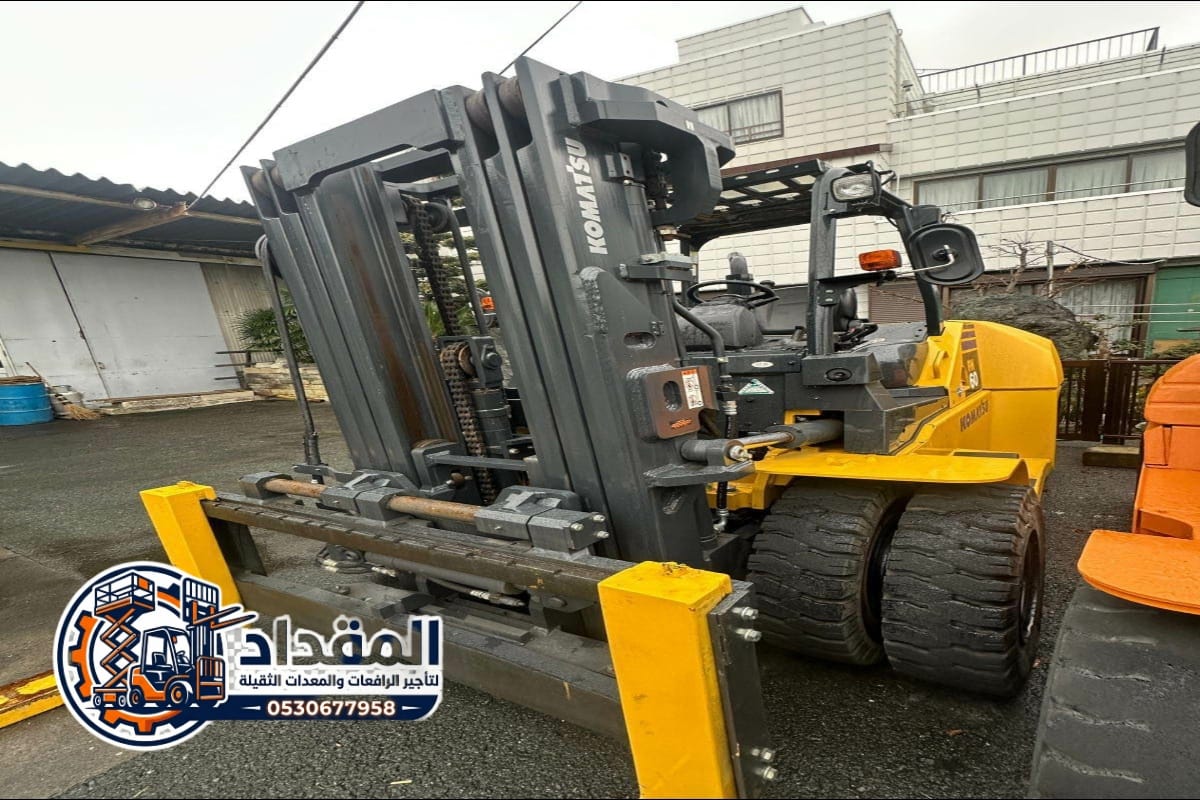 رافعات شوكية (فوركلفت / FORKLIFT) للإيجار في الرياض والدمام | سعات 1 طن – 10 طن – يومي / شهري