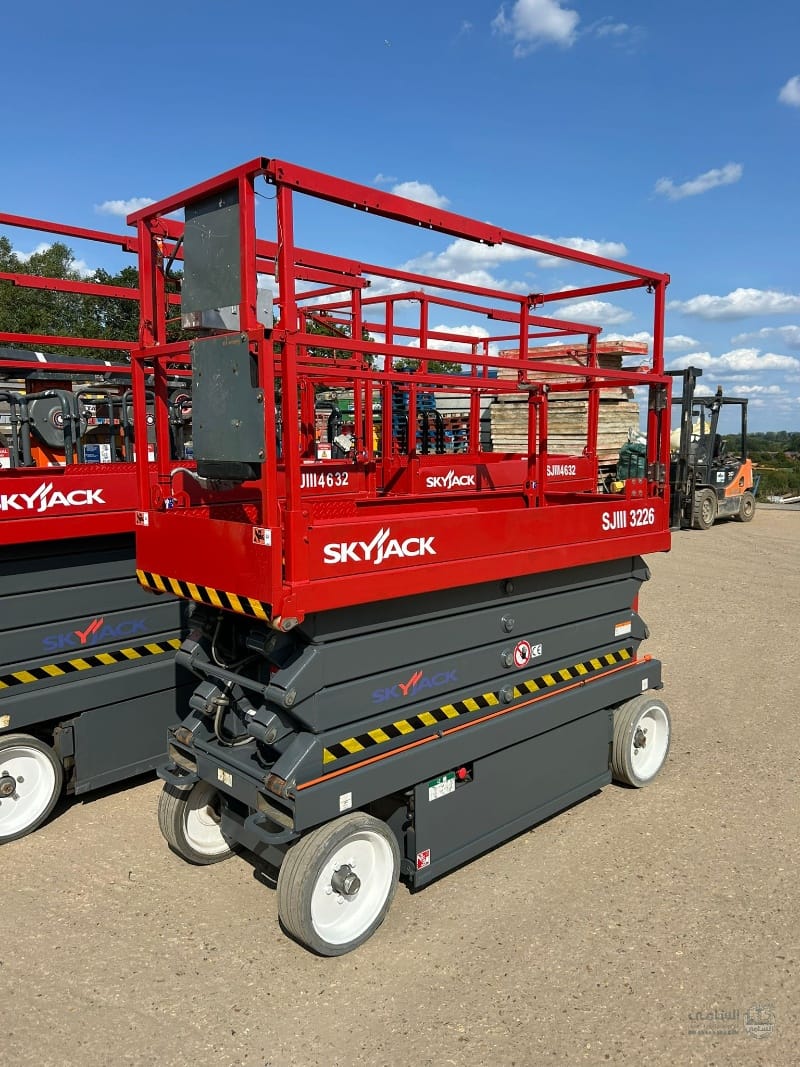 Scissor Lift Rental 8m–18m in Dammam, Jeddah & Qatif | Saudi