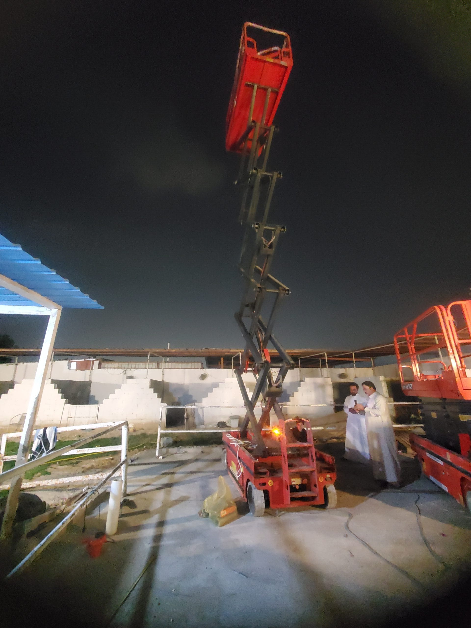 سيزرلفت 12 للإيجار في الدمام مان لفت 16متر للإيجار في الدمام