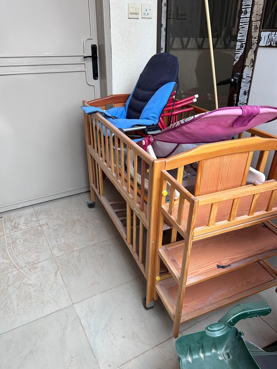 دينا طش الأثاث القديم بالرياض 0536617401 دينا طش نظافة مستودعات فلل وقصور وشقق وسطح من الاثاث القديم بالرياض