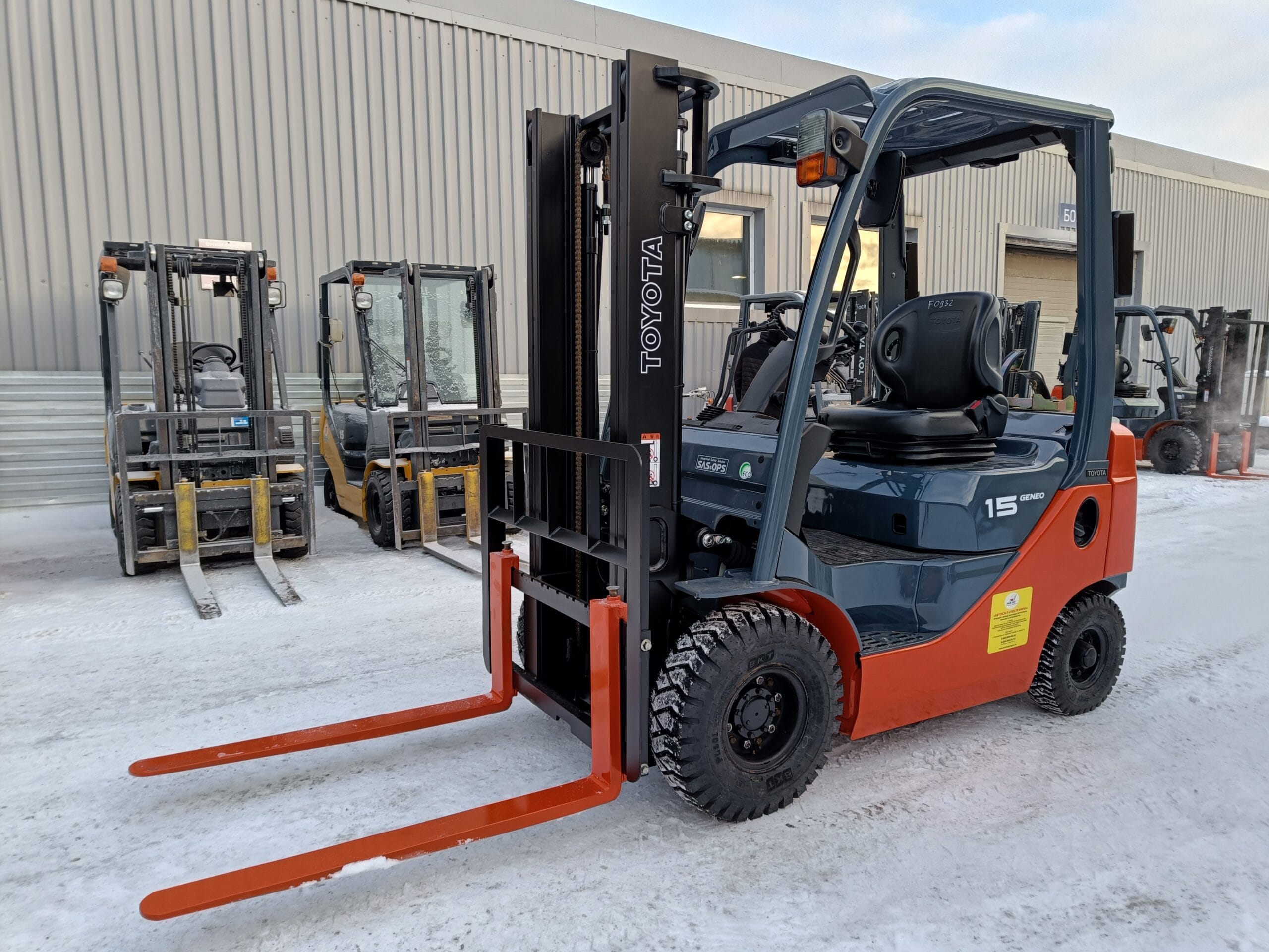 فوركلفت للايجار في الرياض / تأجير رافعات شوكية كهرباء حمولة 3 طن – 5 طن – 7 طن // 2026 _ Power Forklift | مناولة بضائع