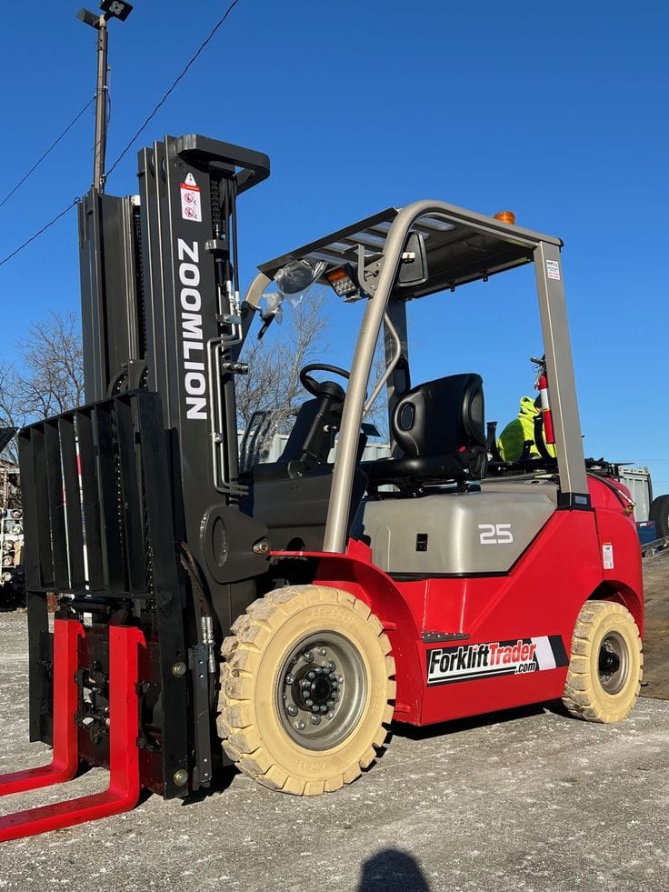 👍 فوركلفت للإيجار في الدمام _ تأجير رافعات شوكية حمولة 3 طن – 5 طن – 10 طن – 16 طن – 25 طن // 2026 | Forklift — شوكية ديزل