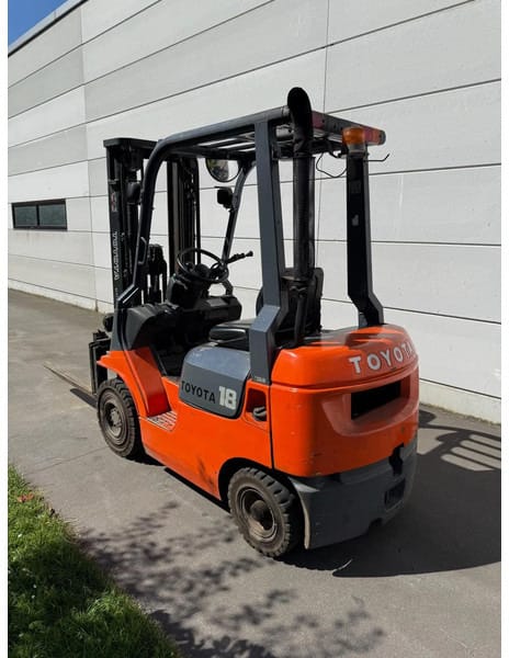فوركلفت للإيجار في الدمام _ تأجير رافعات شوكية حمولة 3 طن – 5 طن – 10 طن – 16 طن – 25 طن // 2026 | Forklift — شوكية ديزل