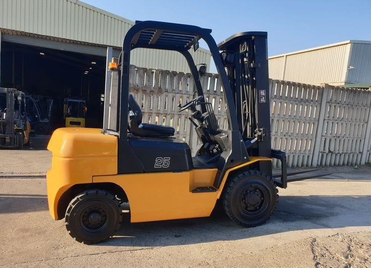 رافعات شوكية للايجار في الرياض | تأجير فوركلفت ديزل حمولة 10 طن — 15 طن — 25 طن // 2026 — Heavy Forklift _ رفع ثقيل