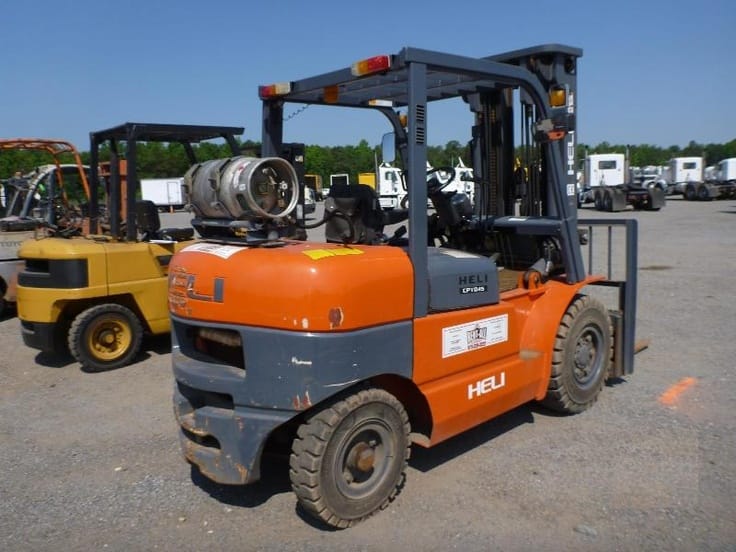 رافعات شوكية للايجار في الرياض | تأجير فوركلفت ديزل حمولة 10 طن — 15 طن — 25 طن // 2026 — Heavy Forklift _ رفع ثقيل