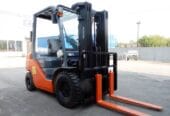 فوركلفت للايجار في الرياض / تأجير رافعات شوكية كهرباء حمولة 3 طن – 5 طن – 7 طن // 2026 _ Power Forklift | مناولة بضائع