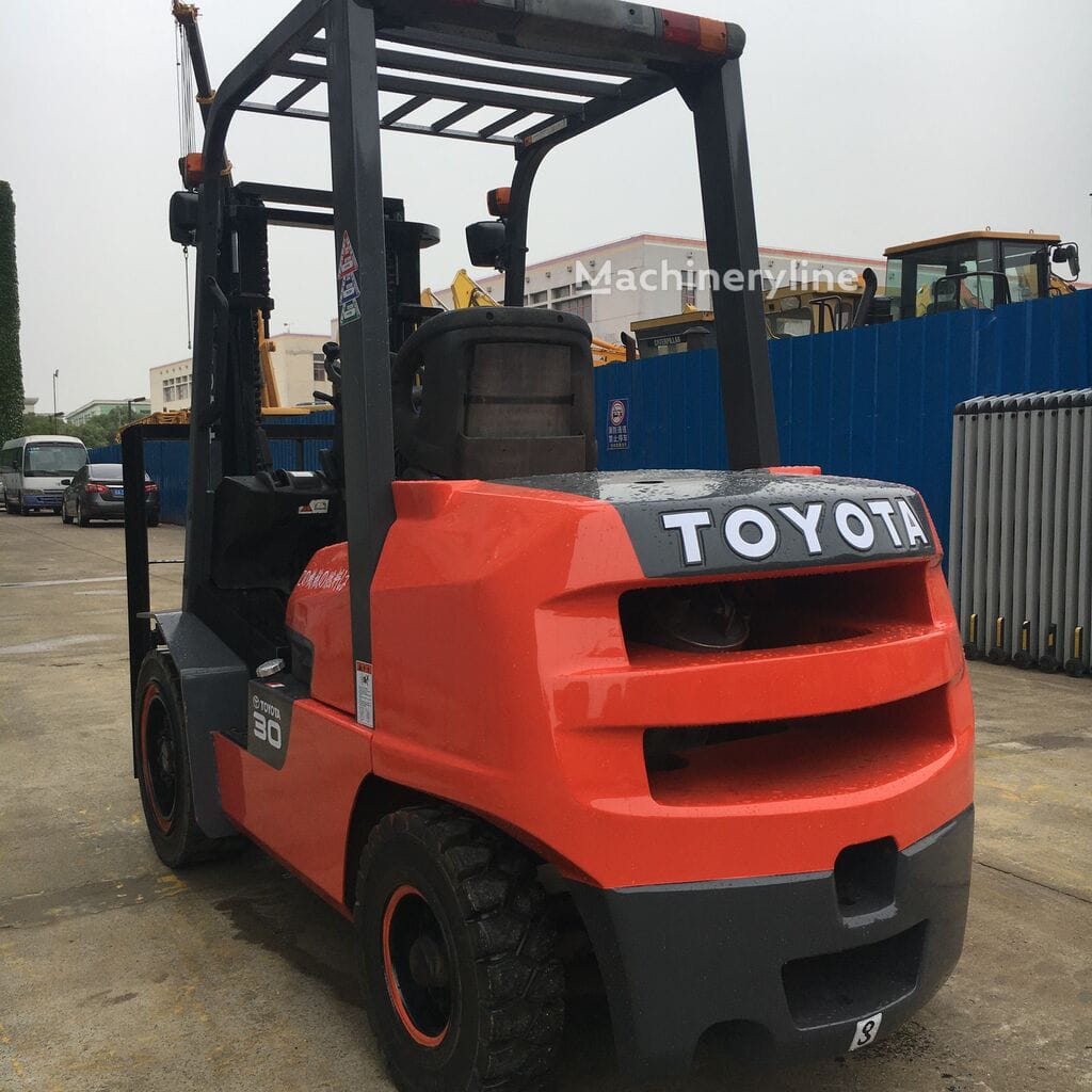 فوركلفت للإيجار في الدمام _ تأجير رافعات شوكية حمولة 3 طن – 5 طن – 10 طن – 16 طن – 25 طن // 2026 | Forklift — شوكية ديزل