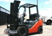 رافعات شوكية (فوركلفت / FORKLIFT) للإيجار في الهفوف | سعات 1 طن – 16 طن – يومي / شهري