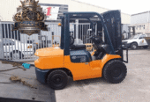 تأجير فوركلفت في الرياض — Forklift Rental : معدات شوكية حديثة | 2T 3T 5T 10T | أعمال لوجستية ومخازن 🏗️