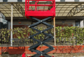 🏗️ رافعات مقصية للإيجار في جدة 2026 | SCISSOR LIFT RENTAL JEDDAH | أعمال الصيانة والإنارة والتكييف | إيجار يومي وشهري وسنوي ⚡