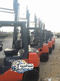 تاجير رافعات شوكية بالرياض # ترتيب الطبالي على الرفوف العالية للمخازن والمستودعات