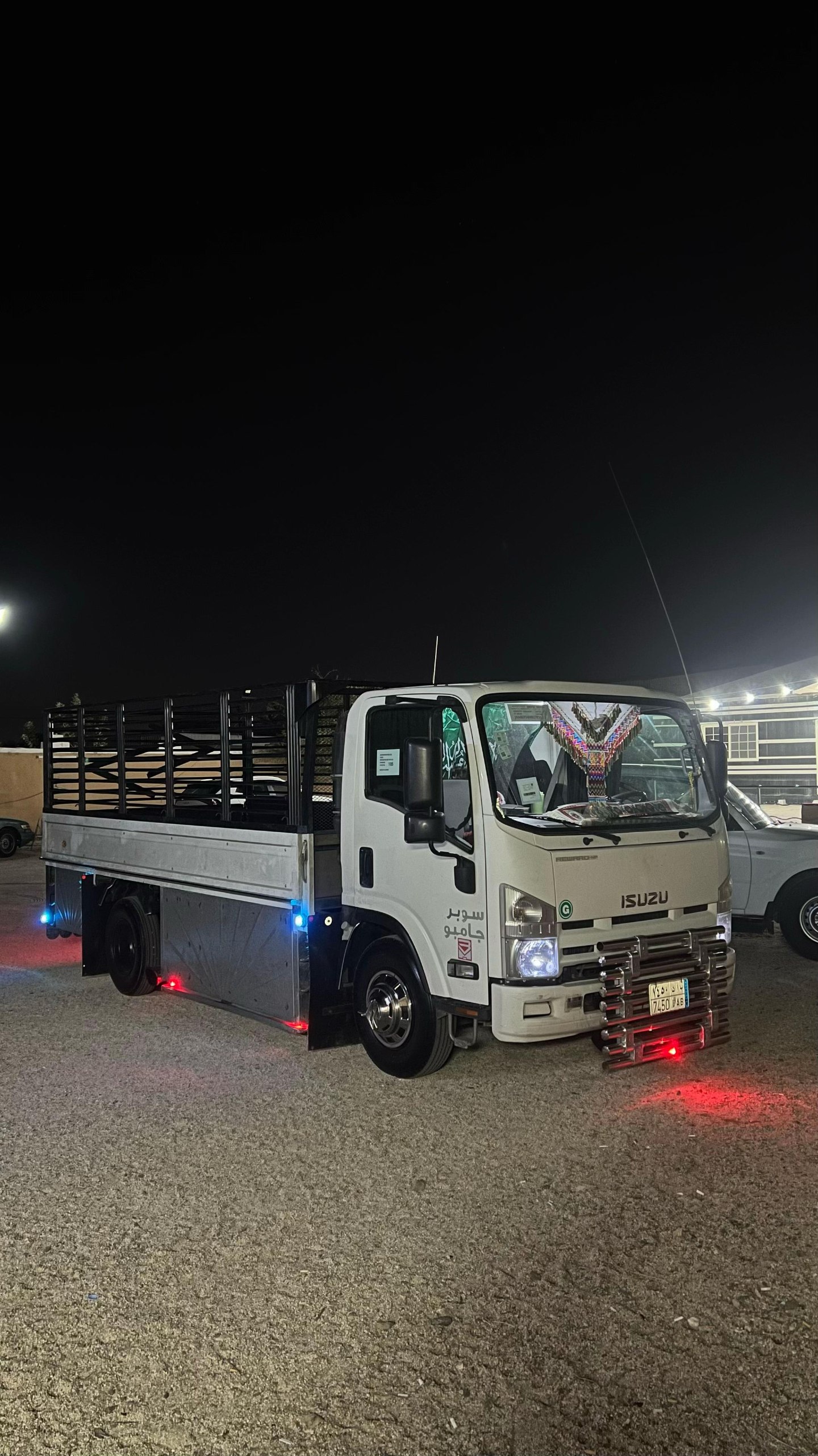 التخلص من الاثاث القديم بالمدينة0575907703