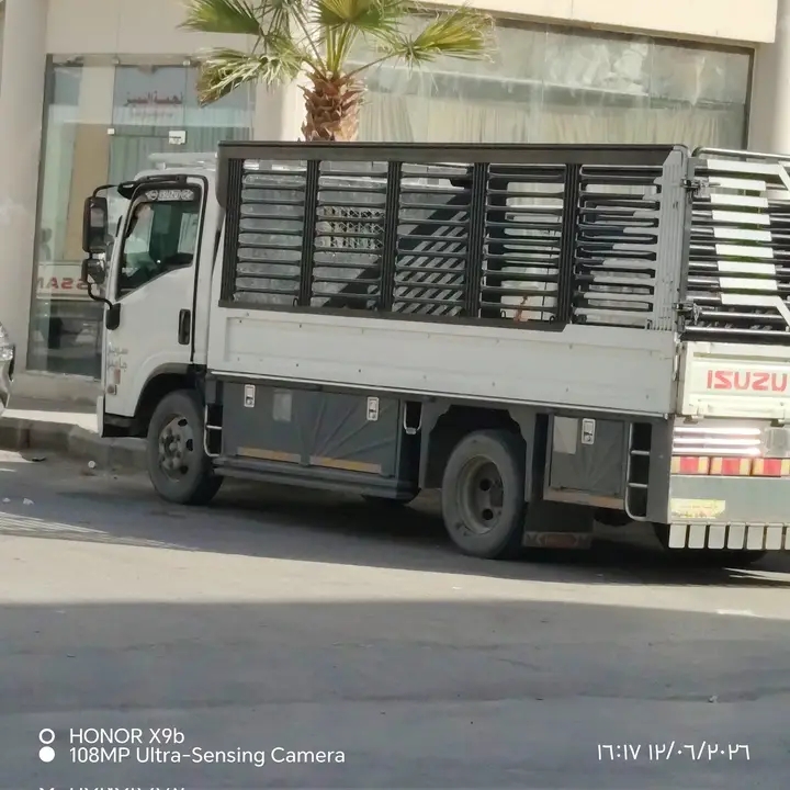 دينا طش الأثاث القديم بالرياض 0507019022 حي ظهور لبن باالرياض