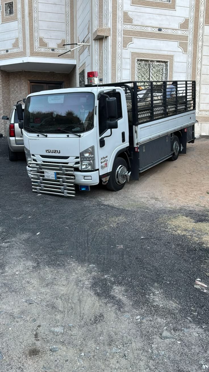 التخلص من الاثاث القديم بالرياض 0557573607 وطش الاثاث التالف بالرياض 0557573607 ورمي الاغراض القديمة بالرياض 0557573607