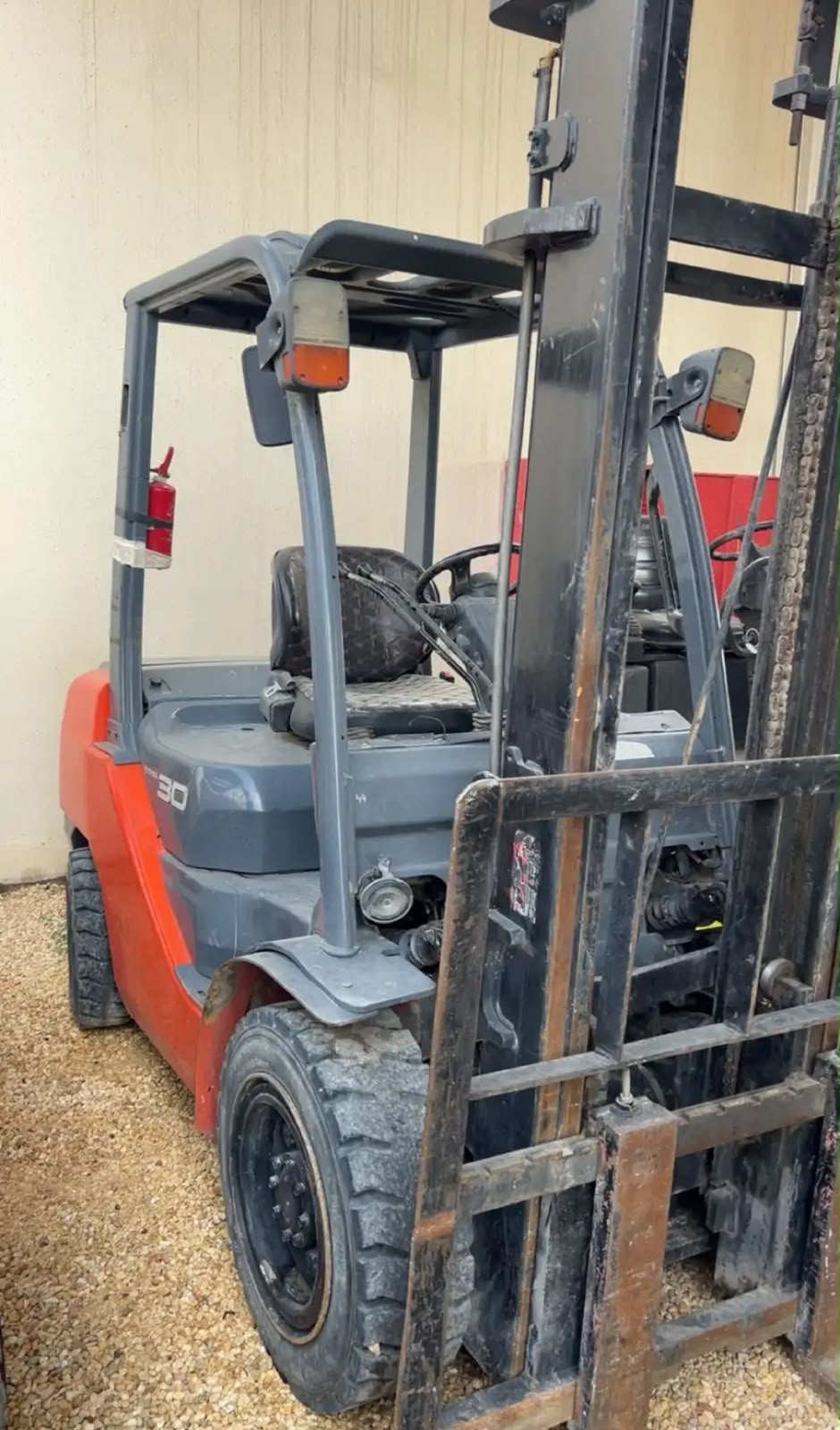مان لفت للإيجار الدمام 0569647944