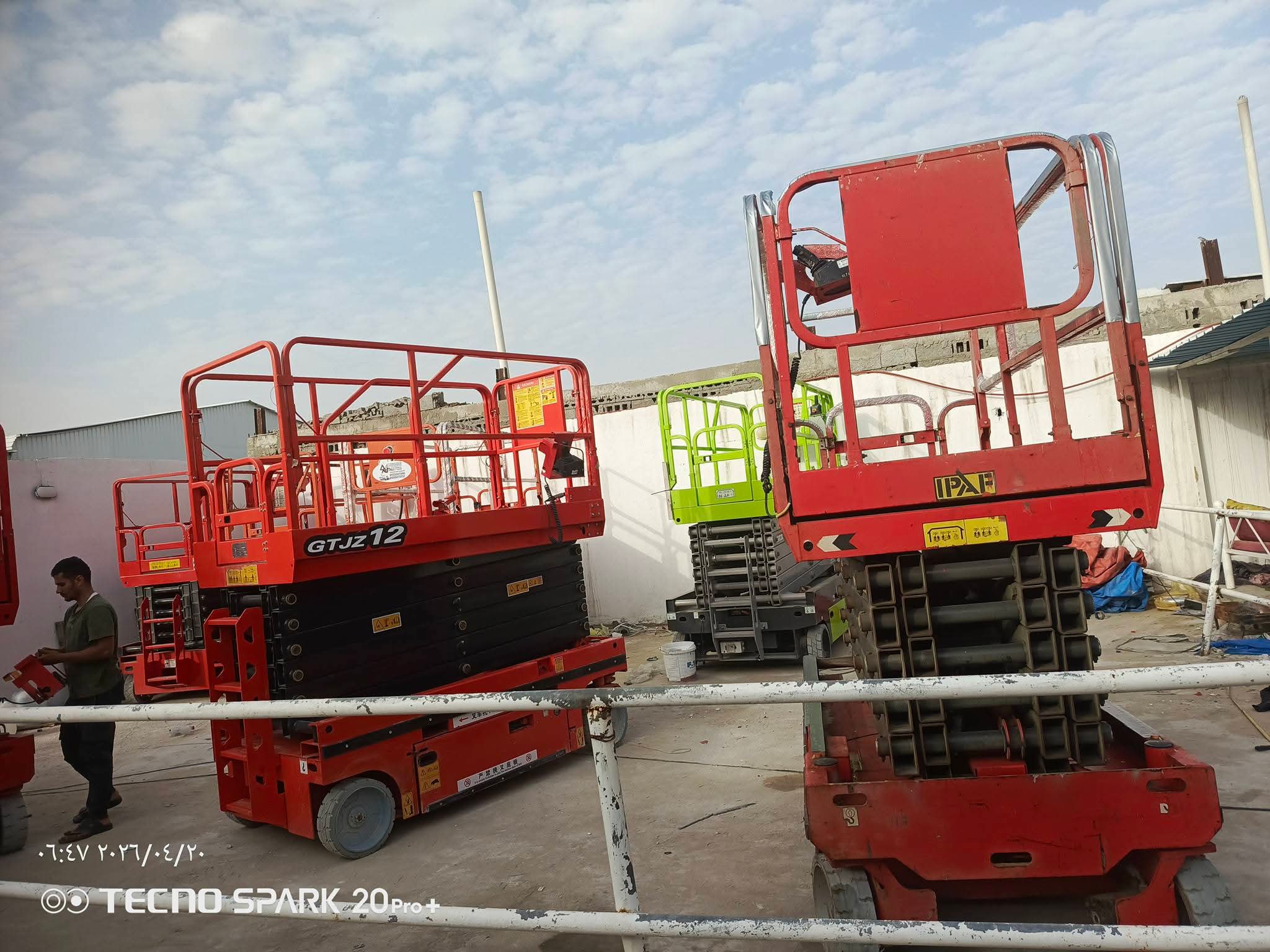 سيزرلفت مقصيه للايجار Sicoors lifts for rental in Dammam