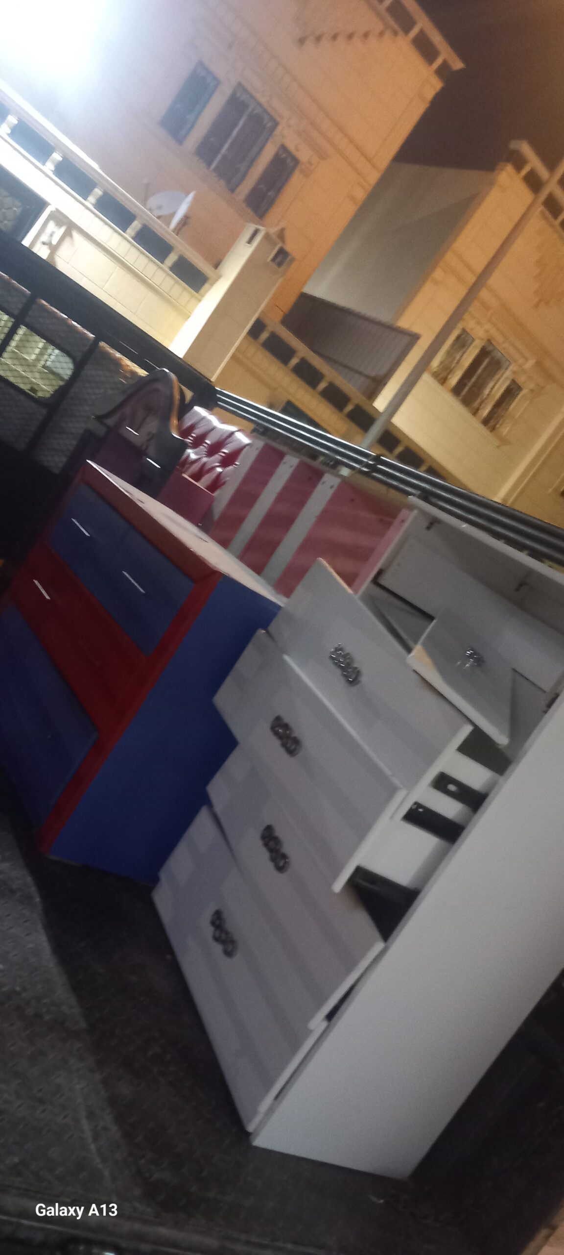 التخلص من الاثاث القديم 0551977610