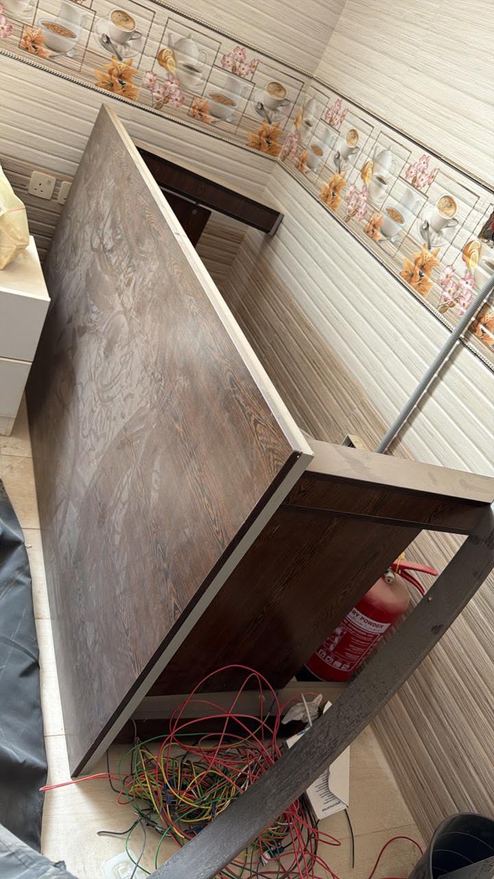 التخلص من الأثاث قديم تالف بالرياض 0534375367