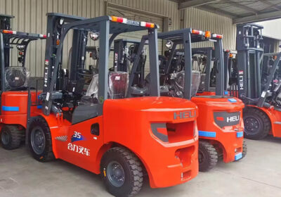 China-Heli-3t-Ep-Excavator-Forklift-with-Bucket-Cpcd25-diesel-Forklift-Xinchai-Long-Retractable-diesel-Forklift-in-Kenya