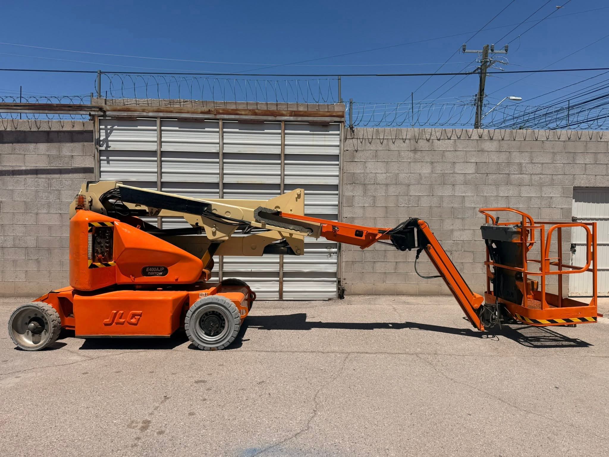 🚧 مان لفت للإيجار في الدمام — رافعات ذراعية (Boom Lift) ديزل وكهرباء — ارتفاعات 12م 16م 20م 28م 38م — تأجير معدات رفع وصيانة وتركيب 🚜