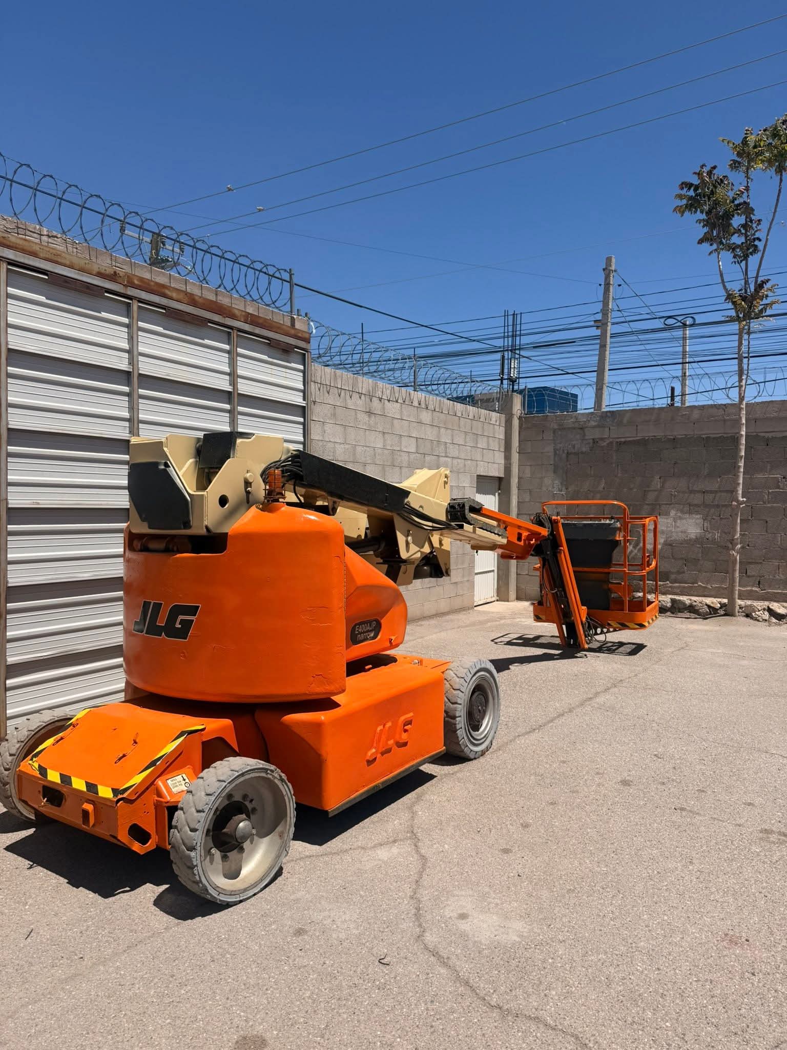 🚧 مان لفت للإيجار في الدمام — رافعات ذراعية (Boom Lift) ديزل وكهرباء — ارتفاعات 12م 16م 20م 28م 38م — تأجير معدات رفع وصيانة وتركيب 🚜