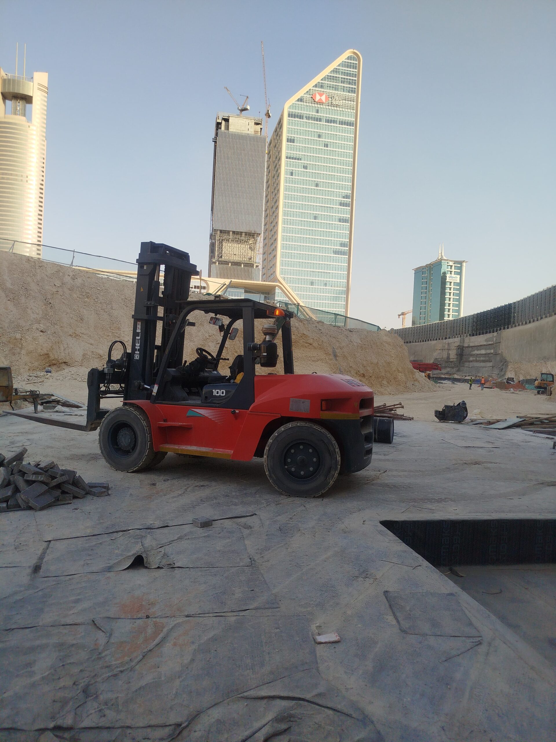 سيزرلفت للايجار مانلفت للايجار scissor lift manlift rental